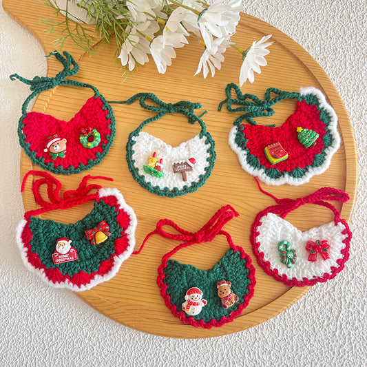 Christmas Pet Scarves, Dog Saliva Bags, Cat Accessories, New Year's Eve Red and Green Knitted Decorations for the Elderly