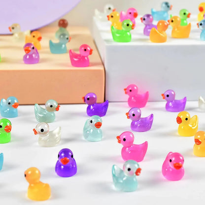 Mini Luminous Resin Duck Figurines – Glow in the Dark Tiny Characters for DIY Crafts, Desk & Room Decor