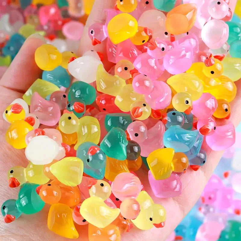 Mini Luminous Resin Duck Figurines – Glow in the Dark Tiny Characters for DIY Crafts, Desk & Room Decor