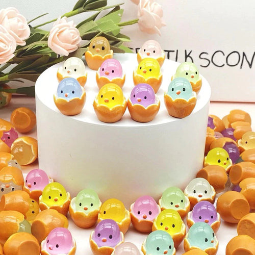 Mini Luminous Resin Chick in Egg – Cute Glow in the Dark Baby Chicken Figurine for DIY Crafts, Desk & Miniature Decor