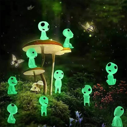 Mini Luminous Resin Alien Figurines – Glow in the Dark Tiny Characters for DIY Crafts, Desk & Room Decor